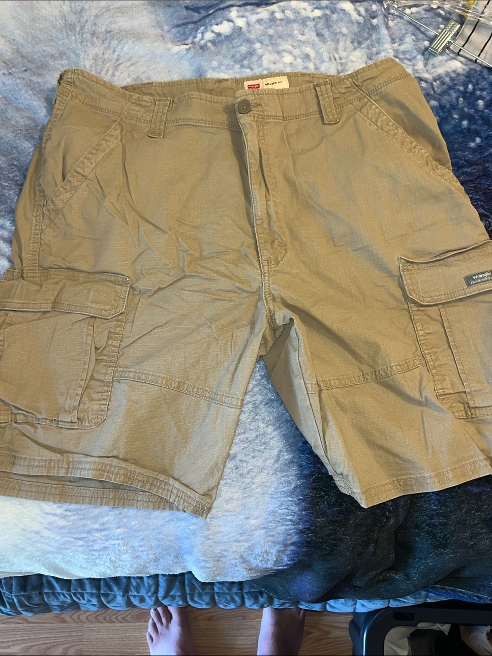 Wrangler Men's Cargo Shorts in Khaki/Tan